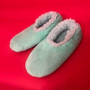 Snoozies / Mint green fluffy slippers  💚💙​​